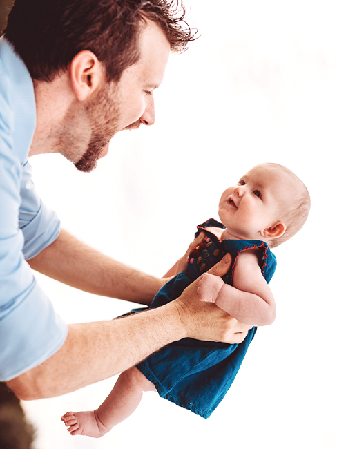 How can I Tell if My Baby Has Tongue Tie father and baby
